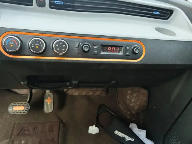 Wuling Hongguang Mini EV — Фото автомобиля 12