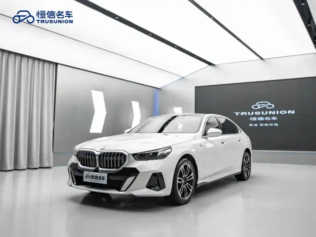 Фотография автомобиля — BMW 5 Series