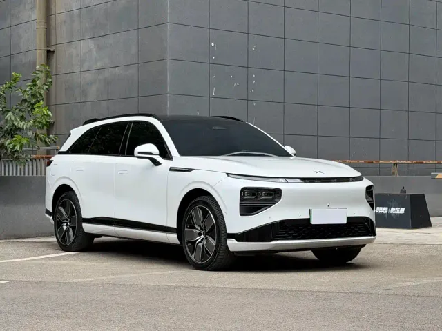 Xpeng G9 — Фото автомобиля 3