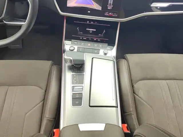 Audi A7L — Фото автомобиля 16