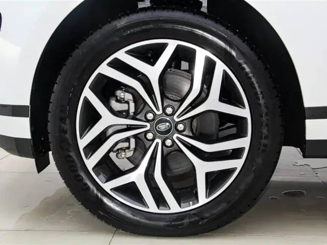 Land Rover Range Rover Evoque — Фото автомобиля 12