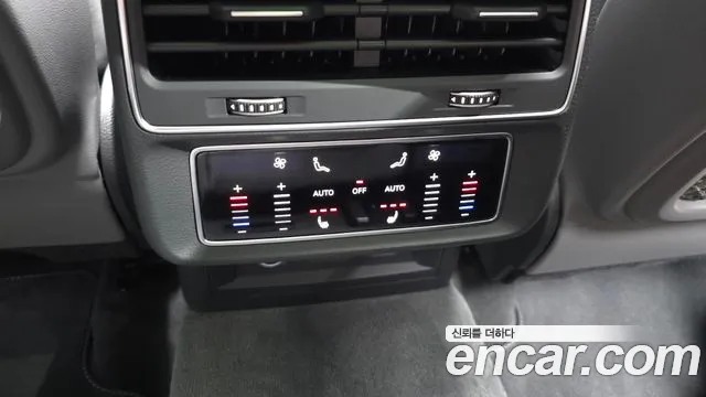 Audi Q8 55 TFSI quattro Premium — Фото автомобиля 19