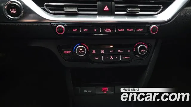 Kia Niro — Фото автомобиля 22