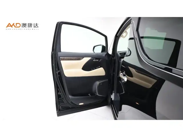 Toyota Alphard — Фото автомобиля 11