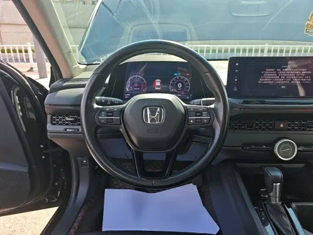 Honda Accord — Фото автомобиля 10
