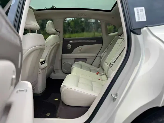 IM Motors LS6 — Фото автомобиля 6