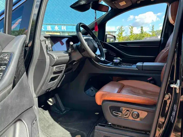 GAC Trumpchi E9 — Фото автомобиля 3