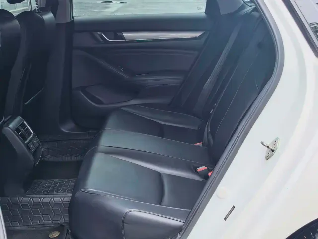 Honda Accord — Фото автомобиля 11