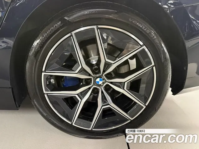 BMW 5 Series G60 — Фото автомобиля 19