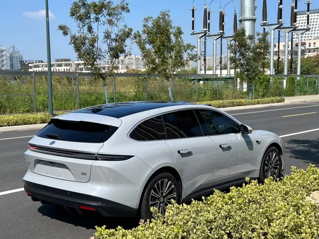 Nio ET5 Touring — Фото автомобиля 13