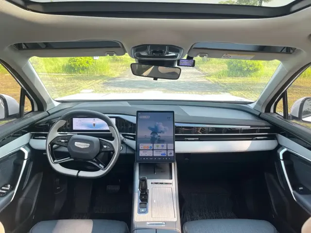 Geely Boyue L — Фото автомобиля 16