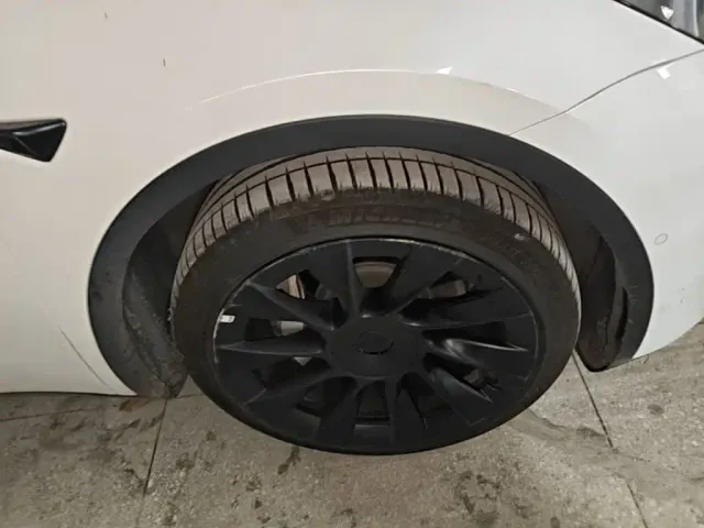 Tesla Model Y 2022 Facelift Long Range All-Wheel Drive Version — Фото автомобиля 11