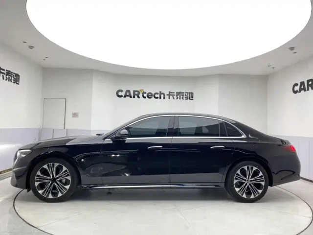 Mercedes-Benz E-Class — Фото автомобиля 8