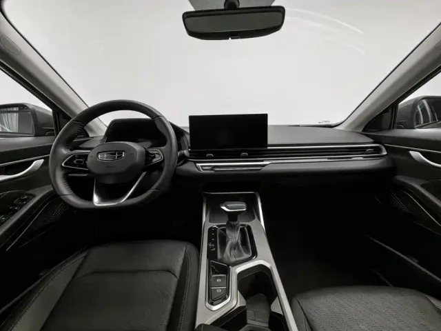 Geely Emgrand — Фото автомобиля 5