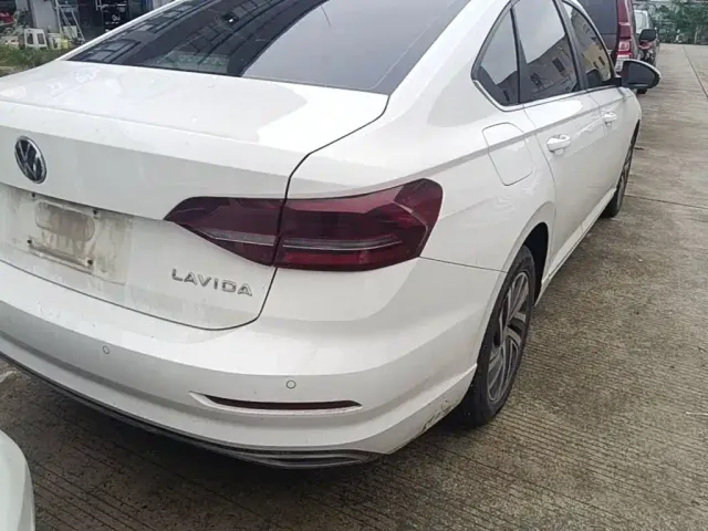 Volkswagen Lavida — Фото автомобиля 7