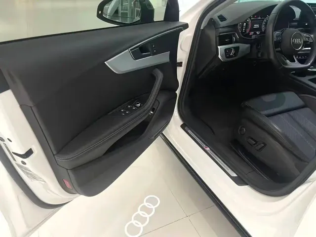 Audi A4L — Фото автомобиля 6