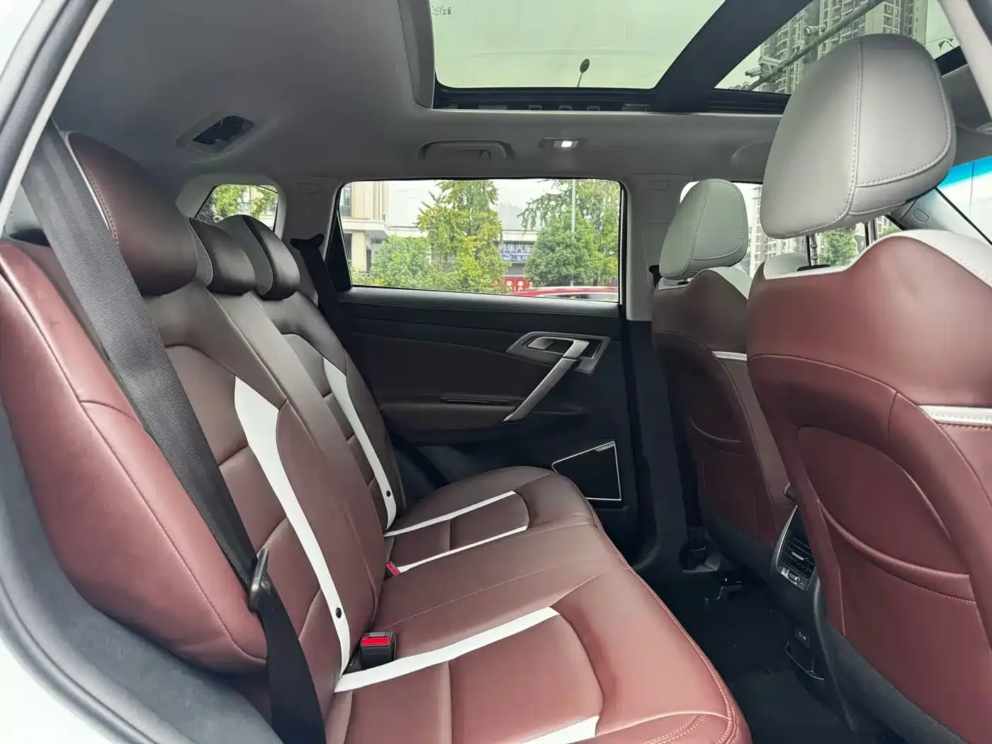 Geely Boyue 2022 1.8TD DCT Elegance — Фото автомобиля 11