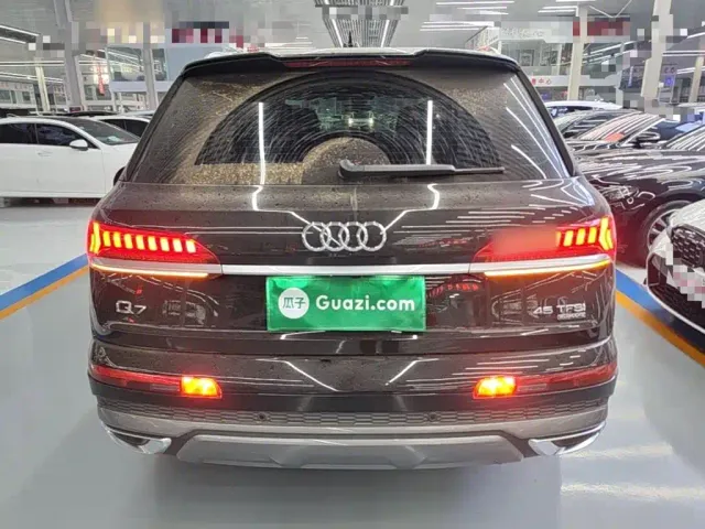 Audi Q7 — Фото автомобиля 5