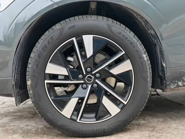 Volvo XC60 — Фото автомобиля 12