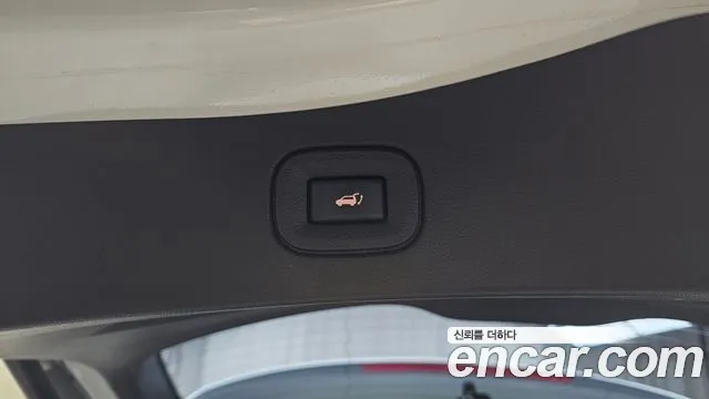 Renault-KoreaSamsung QM6 Новый QM6 2.0 LPe RE Signature 2WD — Фото автомобиля 17