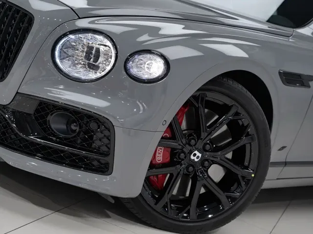 Bentley Flying Spur — Фото автомобиля 4