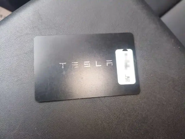 Tesla Model Y 2024 Rear-Wheel Drive Version — Фото автомобиля 8