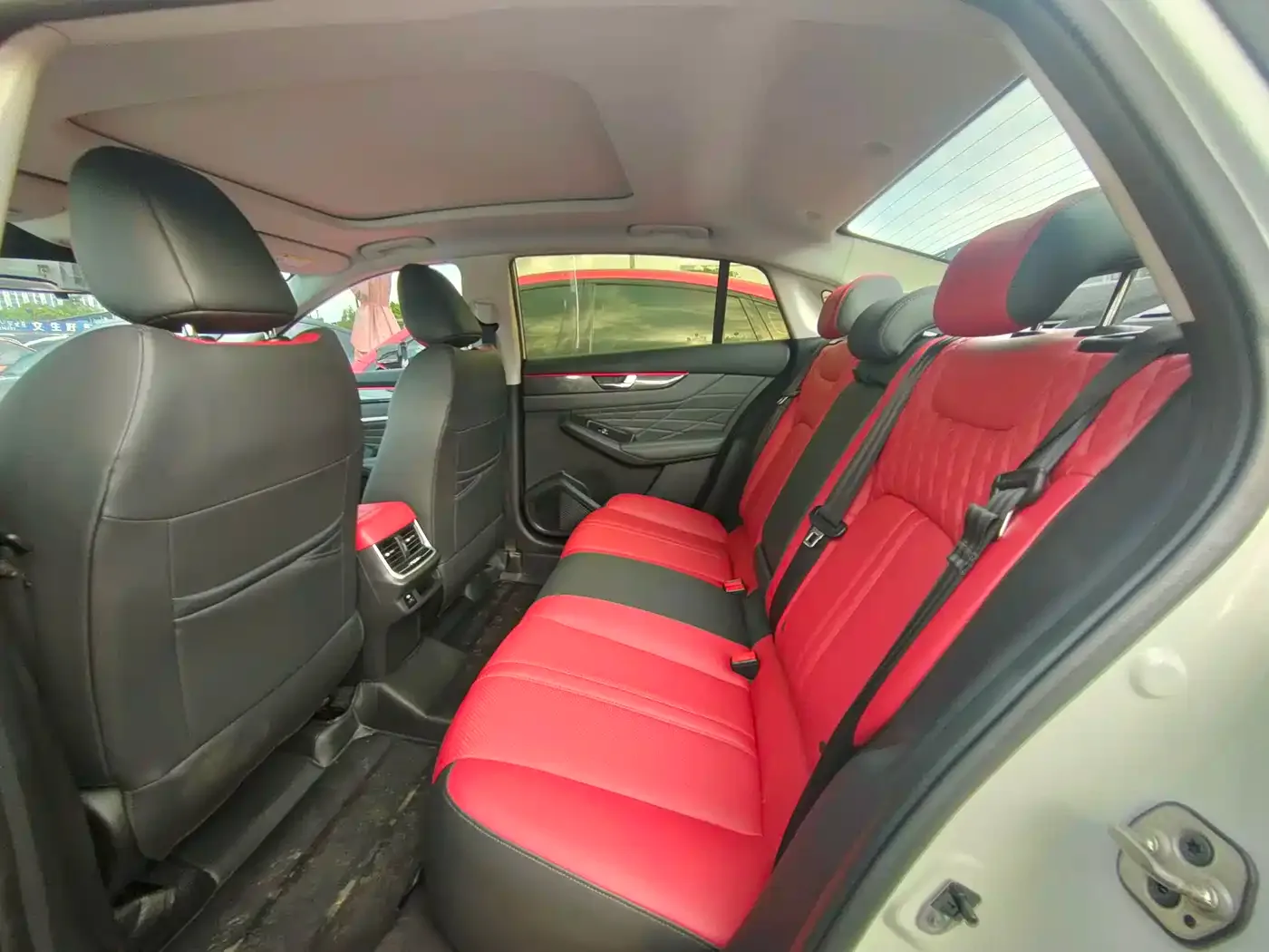 Dongfeng Aeolus Yixuan MAX 2021 1.5T Dark Night Dawn Edition — Фото автомобиля 9