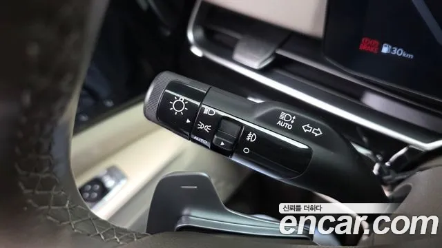 Kia Carnival Generation 4 — Фото автомобиля 28