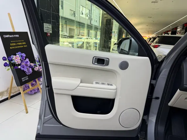 Li Auto L7 — Фото автомобиля 14
