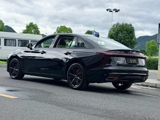 Hongqi H5 — Фото автомобиля 6