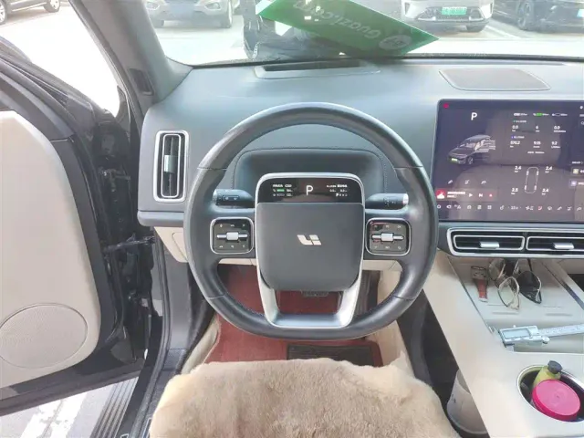 Li Auto L9 — Фото автомобиля 2