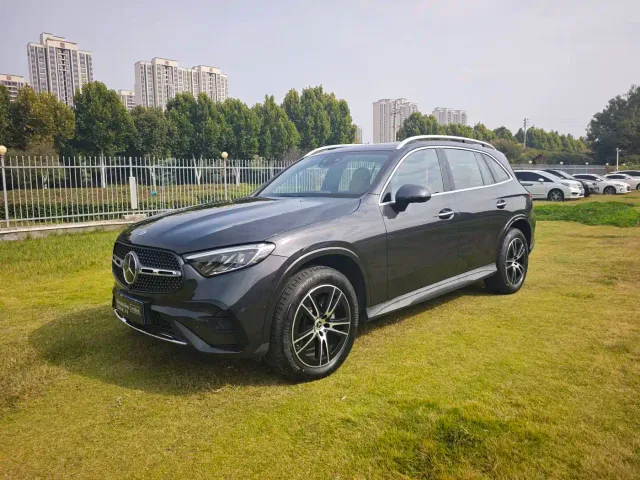 Фотография автомобиля — Mercedes-Benz GLC-Class