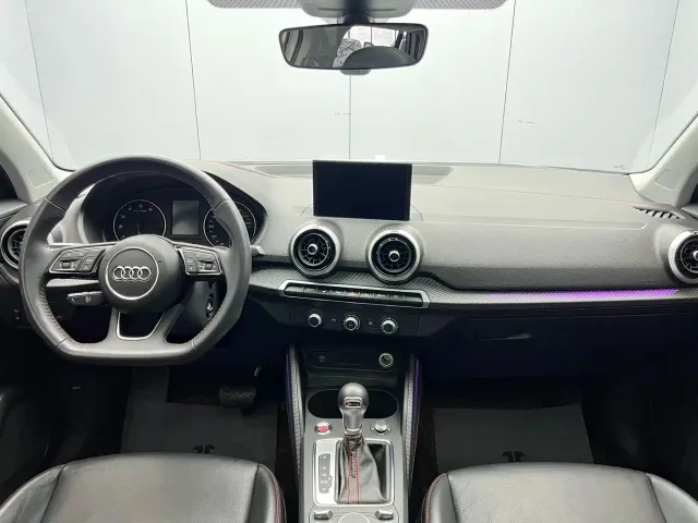 Audi Q2L — Фото автомобиля 9