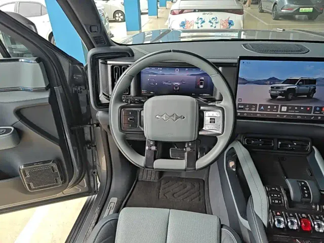 BYD FangChengBao Leopard 5 — Фото автомобиля 10