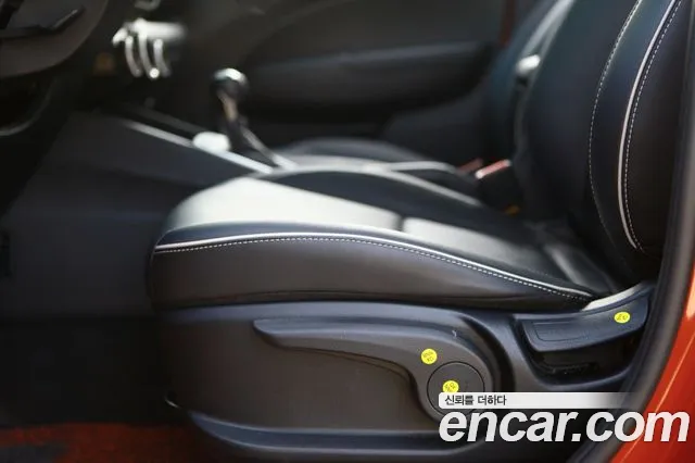 Hyundai Venue — Фото автомобиля 10