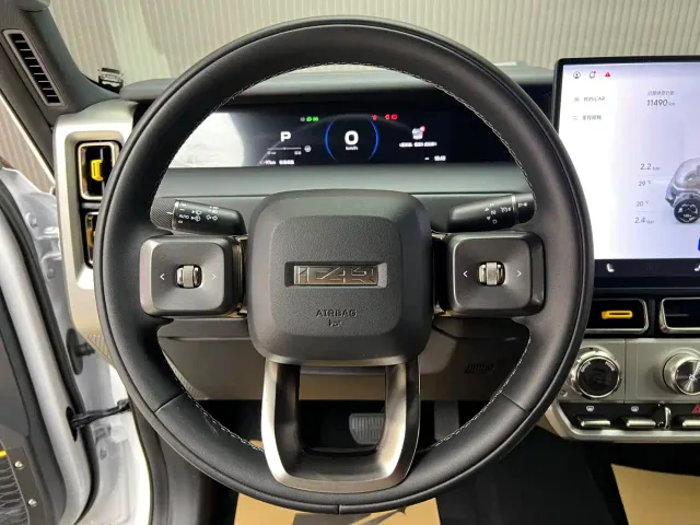 iCAR V23 — Фото автомобиля 6