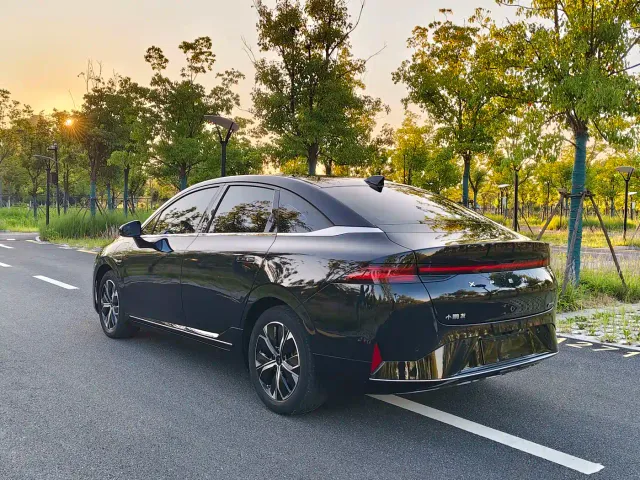 Xpeng P5 — Фото автомобиля 4