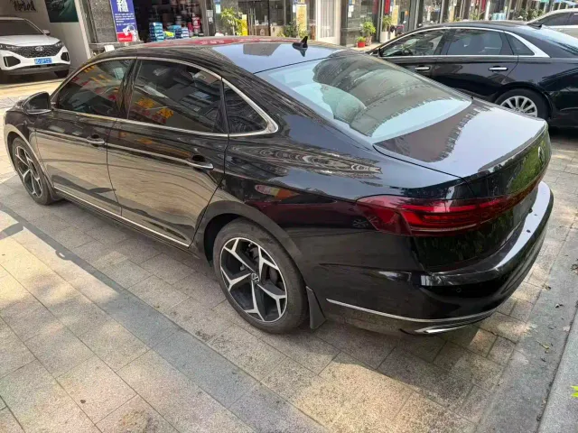 Volkswagen Passat — Фото автомобиля 4