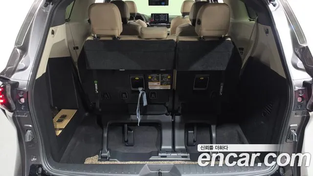 Toyota Sienna Generation 4 — Фото автомобиля 20
