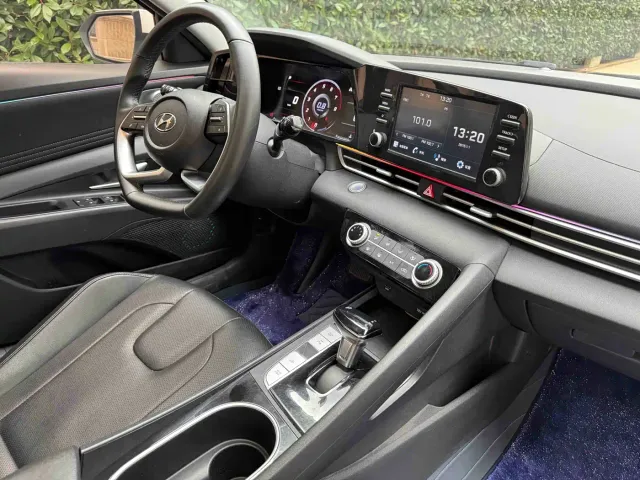 Hyundai Elantra — Фото автомобиля 8