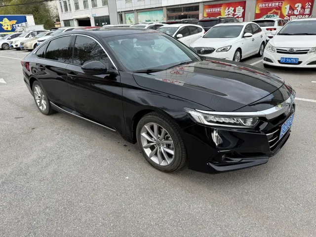 Honda Accord — Фото автомобиля 3