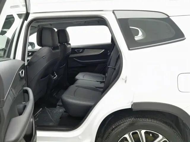 Chery Tiggo 8 — Фото автомобиля 15
