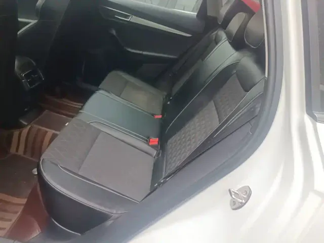 Skoda Karoq — Фото автомобиля 16
