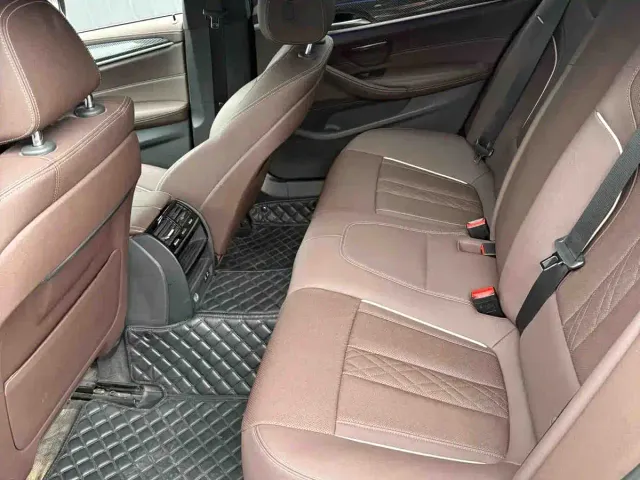 BMW 5 Series — Фото автомобиля 8