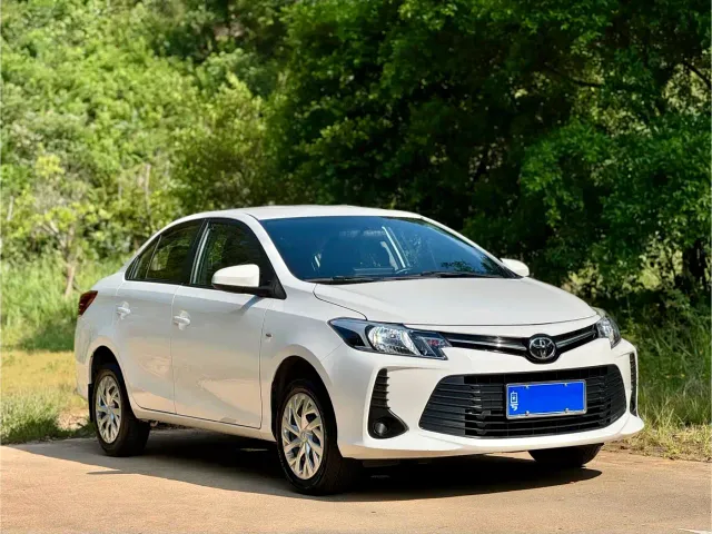 Toyota Vios — Фото автомобиля 3