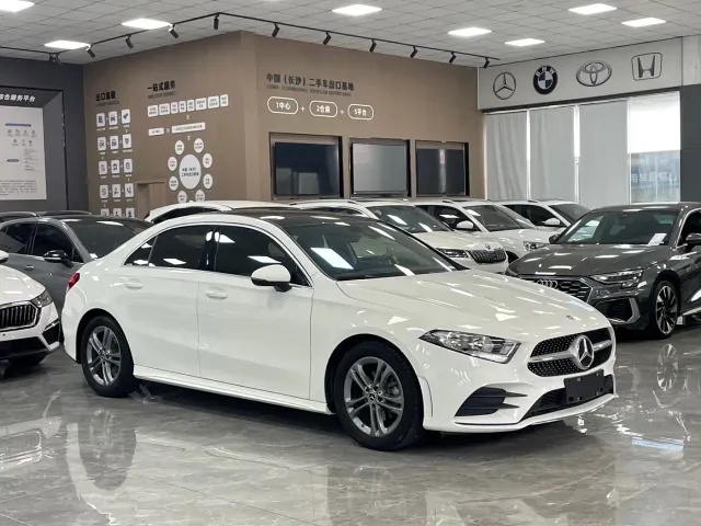 Mercedes-Benz A-Class — Фото автомобиля 3