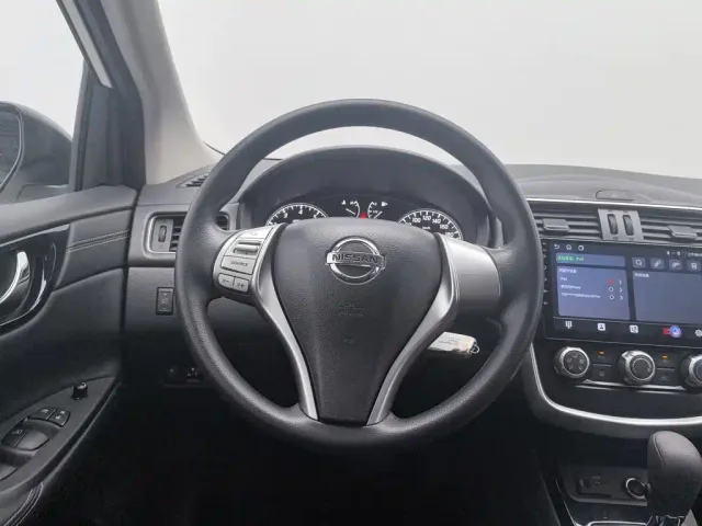Nissan Tiida — Фото автомобиля 11