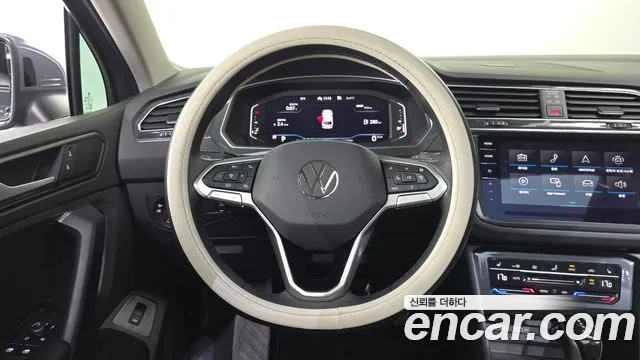 Volkswagen Tiguan — Фото автомобиля 19