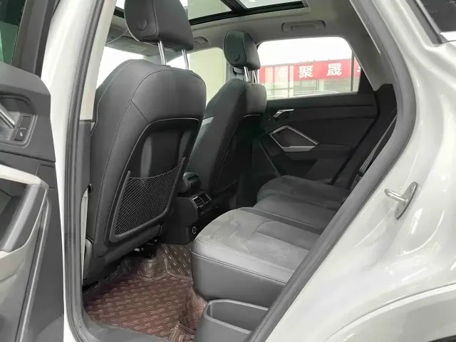 Audi Q3 — Фото автомобиля 10