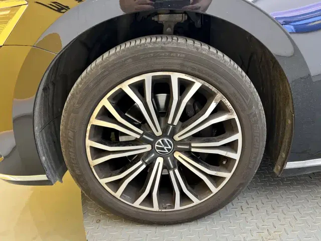 Volkswagen Phideon — Фото автомобиля 10